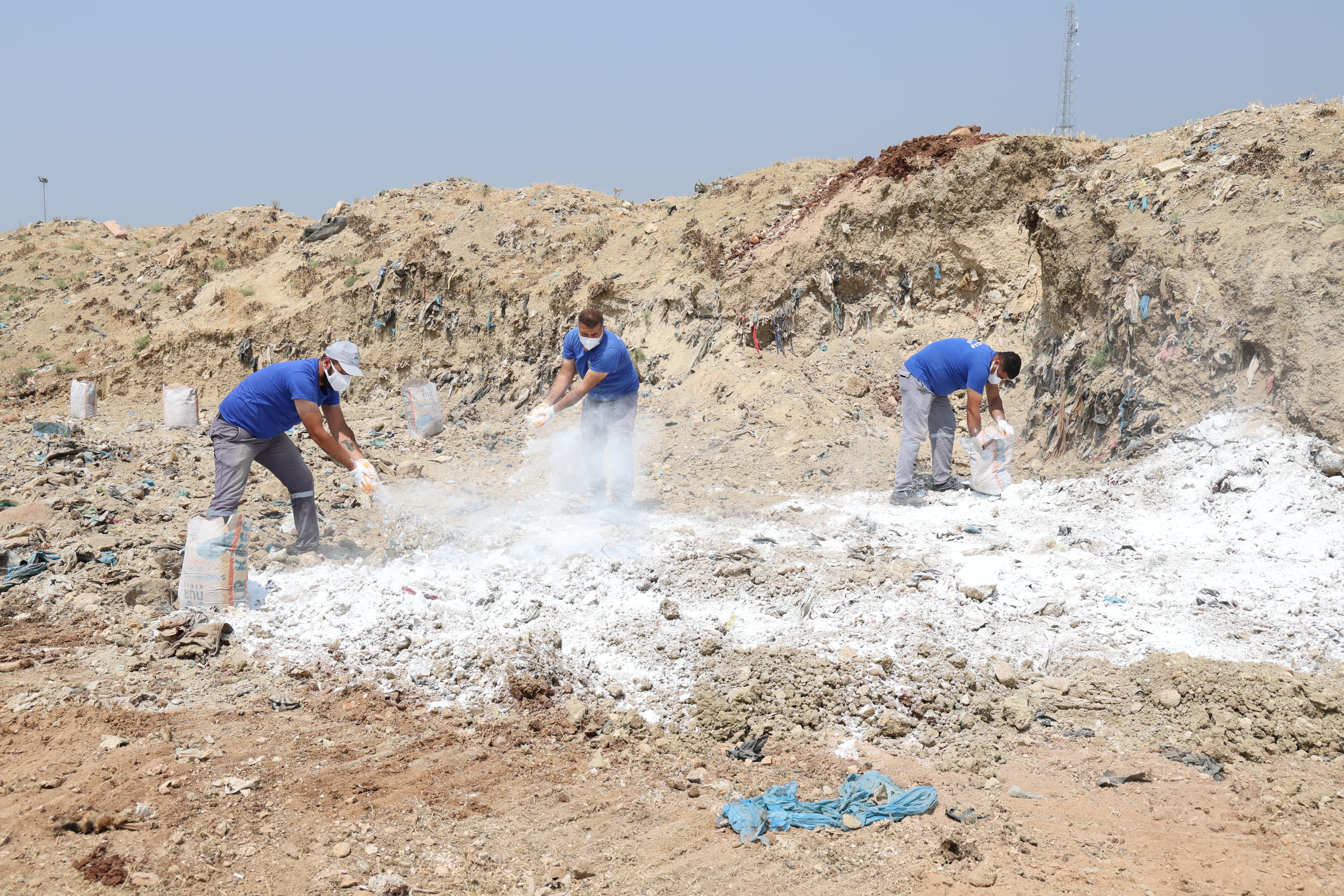 TOROSLAR’DA KURBAN SATIŞ ALANI TEMİZLENDİ