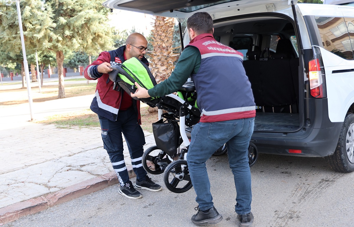 TOROSLAR BELEDİYESİ ÖZEL GEREKSİNİMLİ BİREYLERİN HER ZAMAN YANINDA