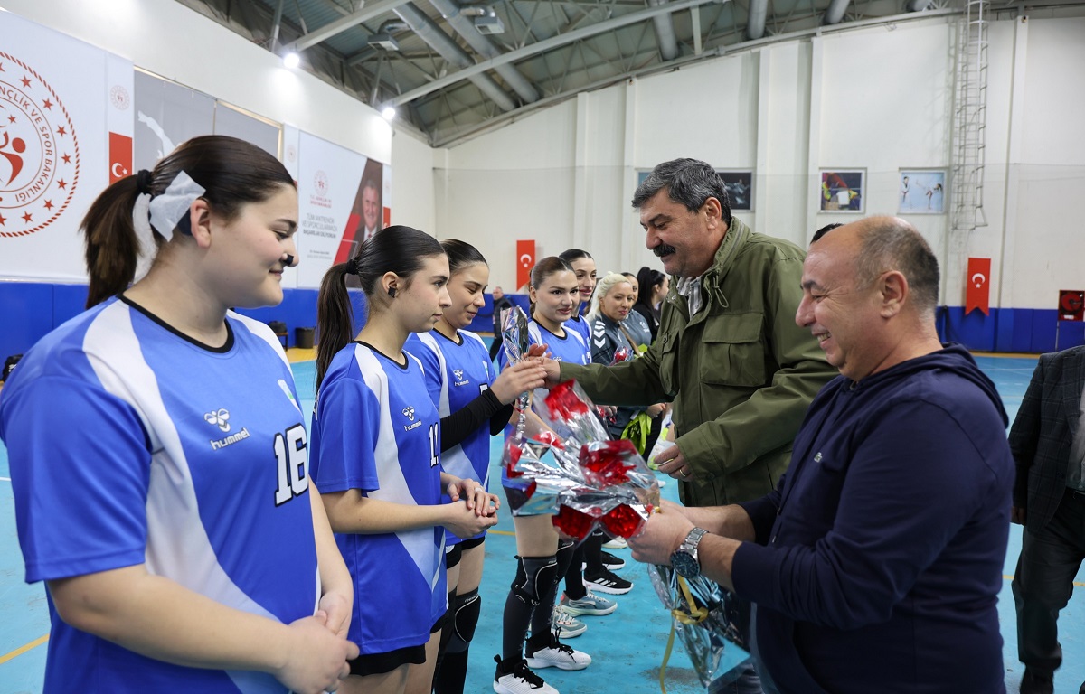 TOROSLAR’IN MELEKLERİ 8 MART’TA PARKEYE İNDİ