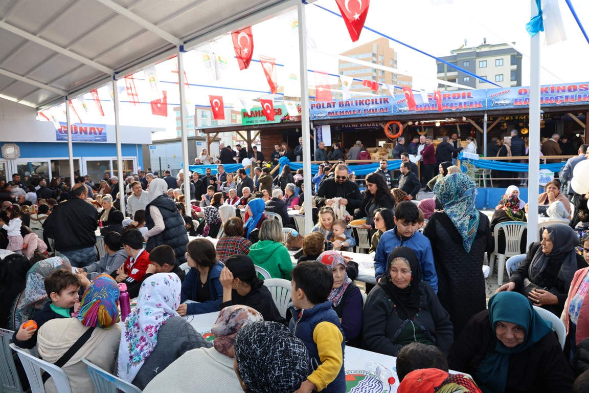 TOROSLAR’IN İLK BALIK PAZARI HİZMETE AÇILDI