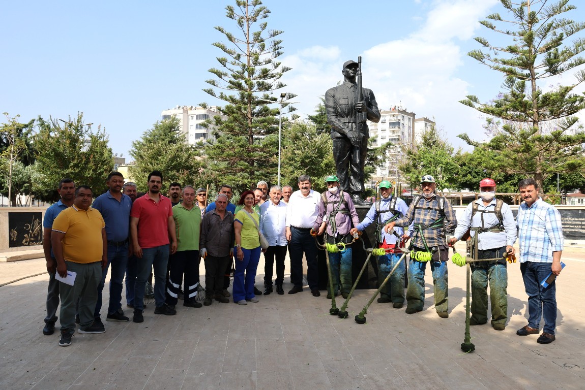 BAŞKAN YILDIZ, MEHMETÇİK PARKI’NDAKİ BAKIM VE YENİLEME ÇALIŞMALARINI İNCELEDİ