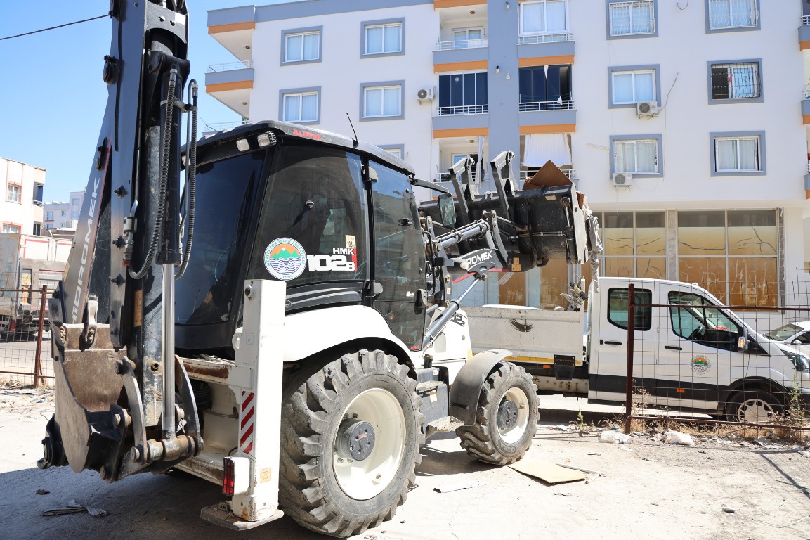 ÇÖP EV, ÜÇÜNCÜ KEZ TEMİZLENDİ! 6 TON ÇÖP ÇIKTI