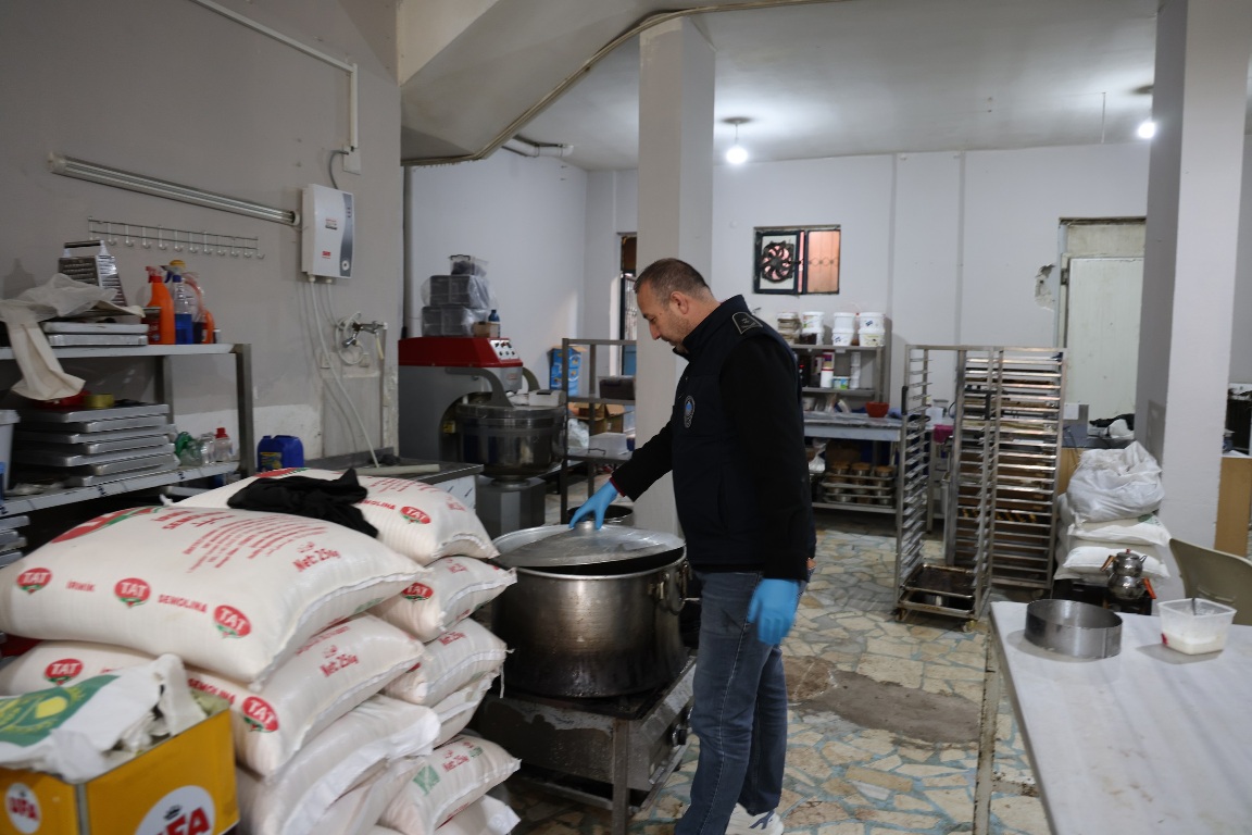 TOROSLAR ZABITASINDAN MERDİVEN ALTI PASTA İMALATHANESİNE BASKIN