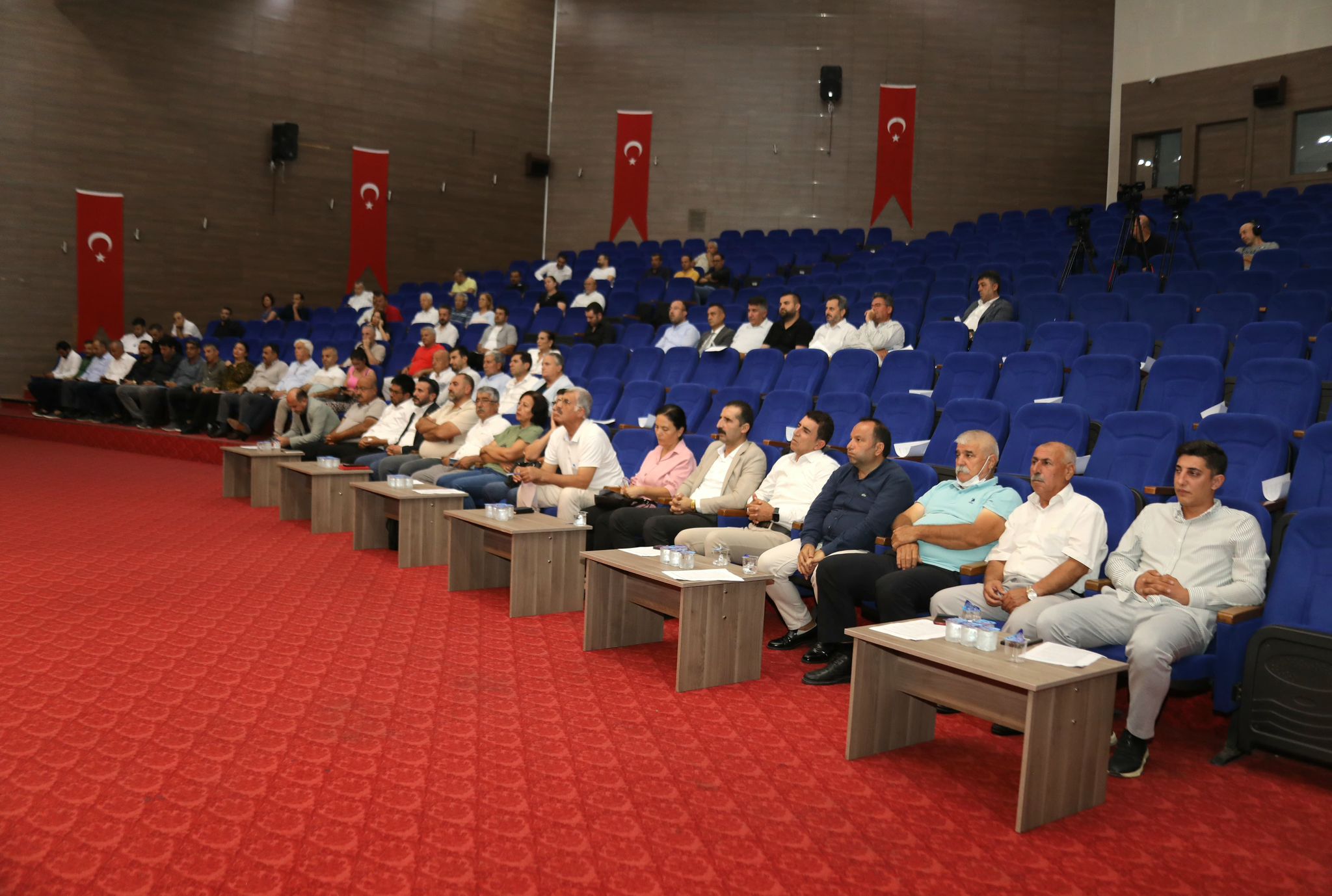 TOROSLAR’A OKUMA SALONU VE EMEKLİ EVİ GELİYOR