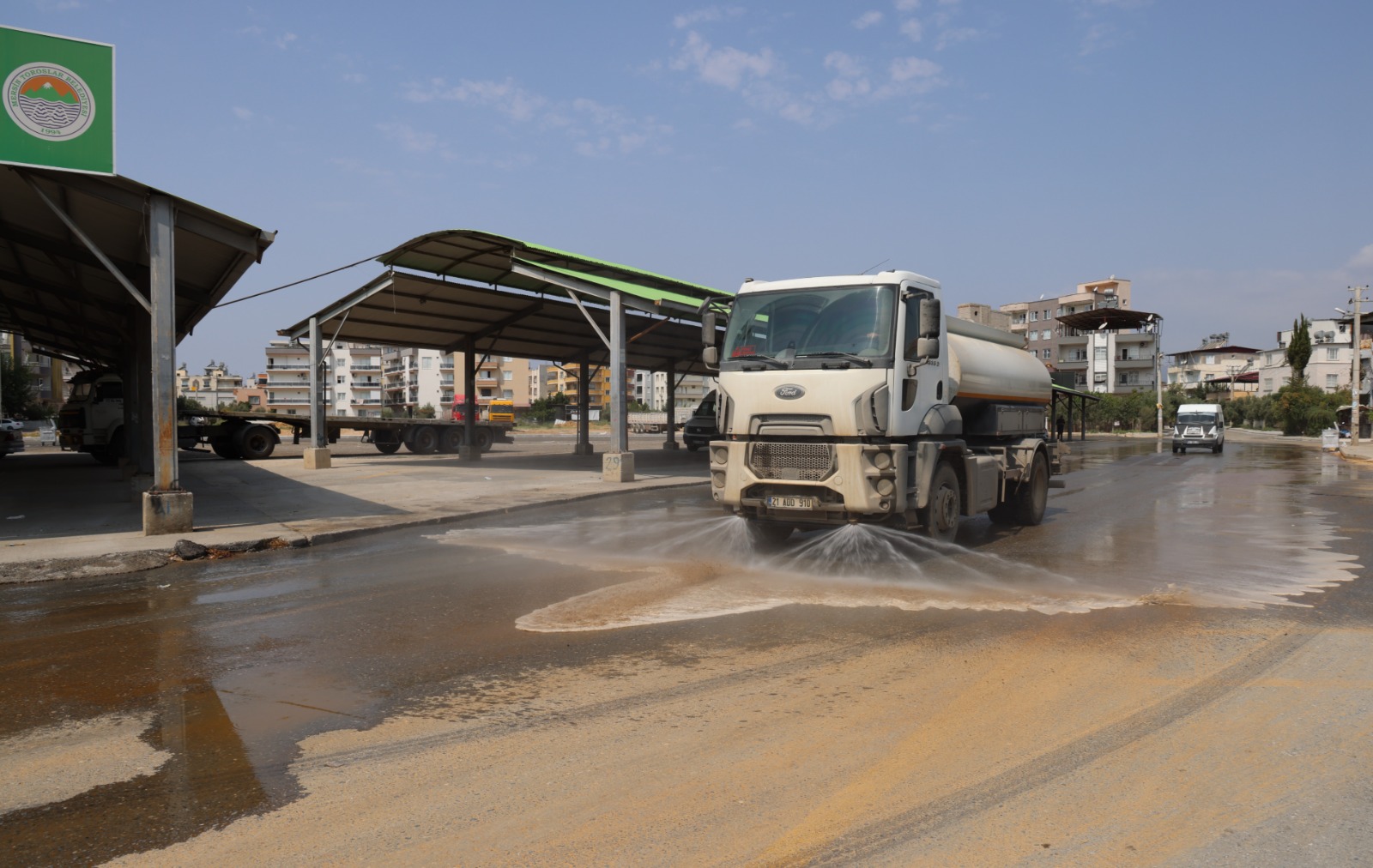 TOROSLAR BELEDİYESİ ÇEVRE TEMİZLİĞİ SEFERBERLİĞİNİ SÜRDÜRÜYOR