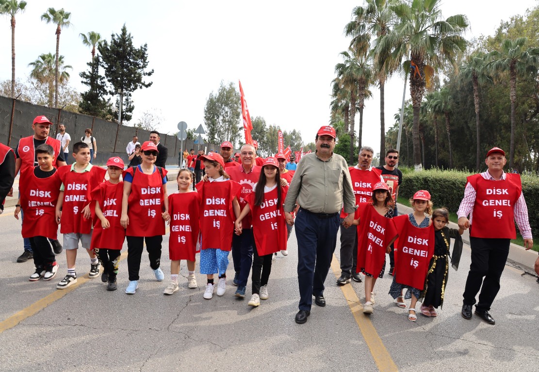 BAŞKAN YILDIZ, 1 MAYIS KUTLAMALARINA KATILDI