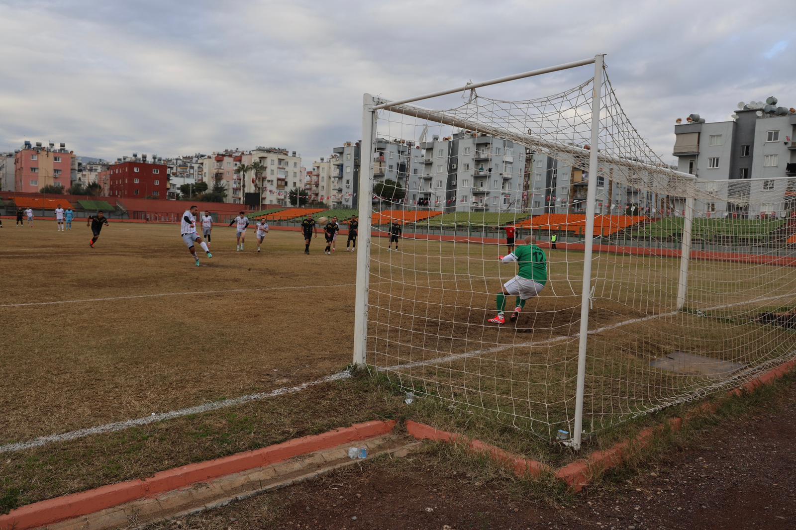 TOROSLAR’DA KURTULUŞ KUPASI COŞKUSU: DOSTLUK VE CENTİLMENLİK KAZANDI