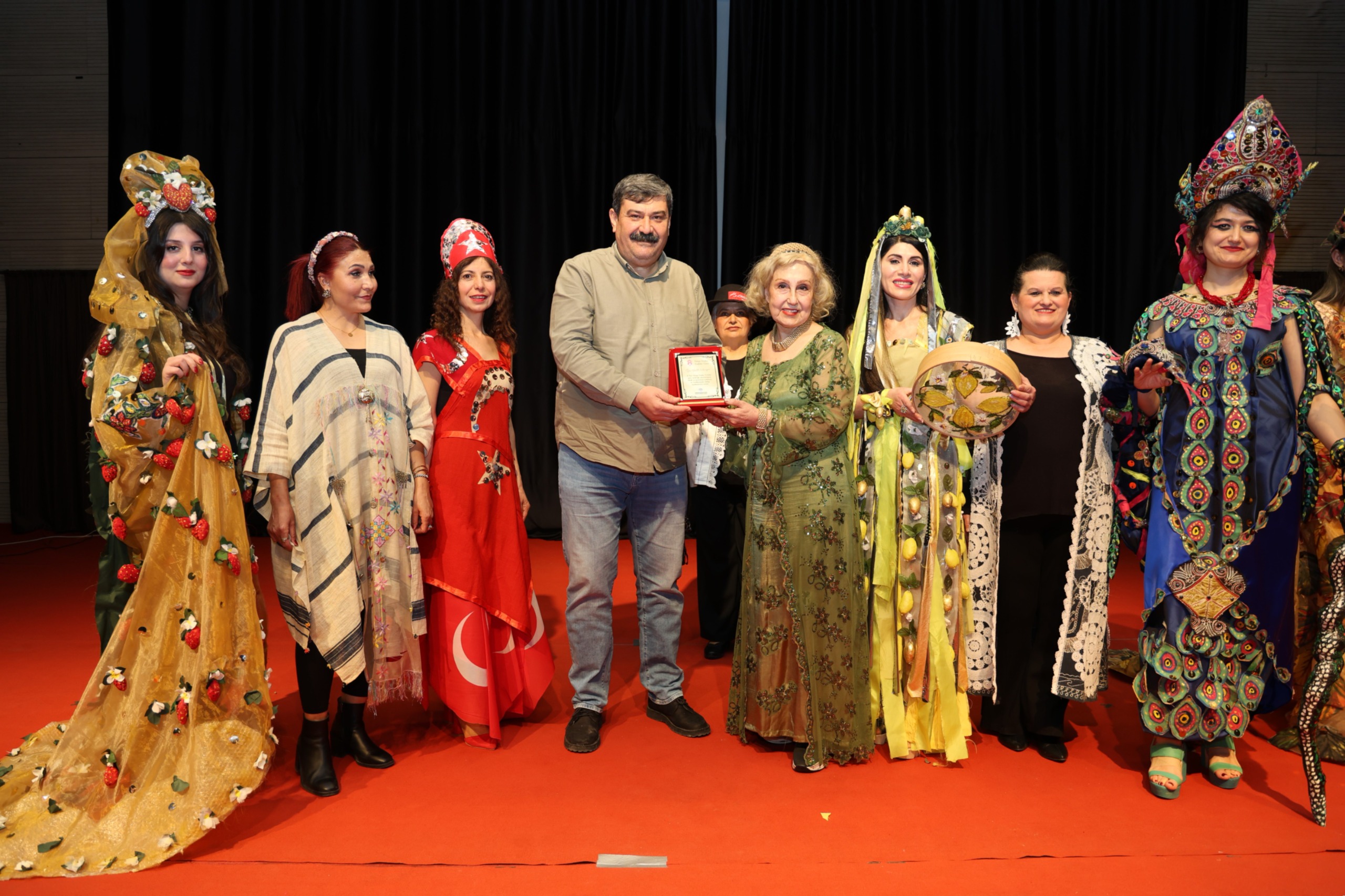 TOROSLAR BELEDİYESİ İLE TOROSLAR KENT KONSEYİNİN ETKİNLİĞİ GÖZ DOLDURDU