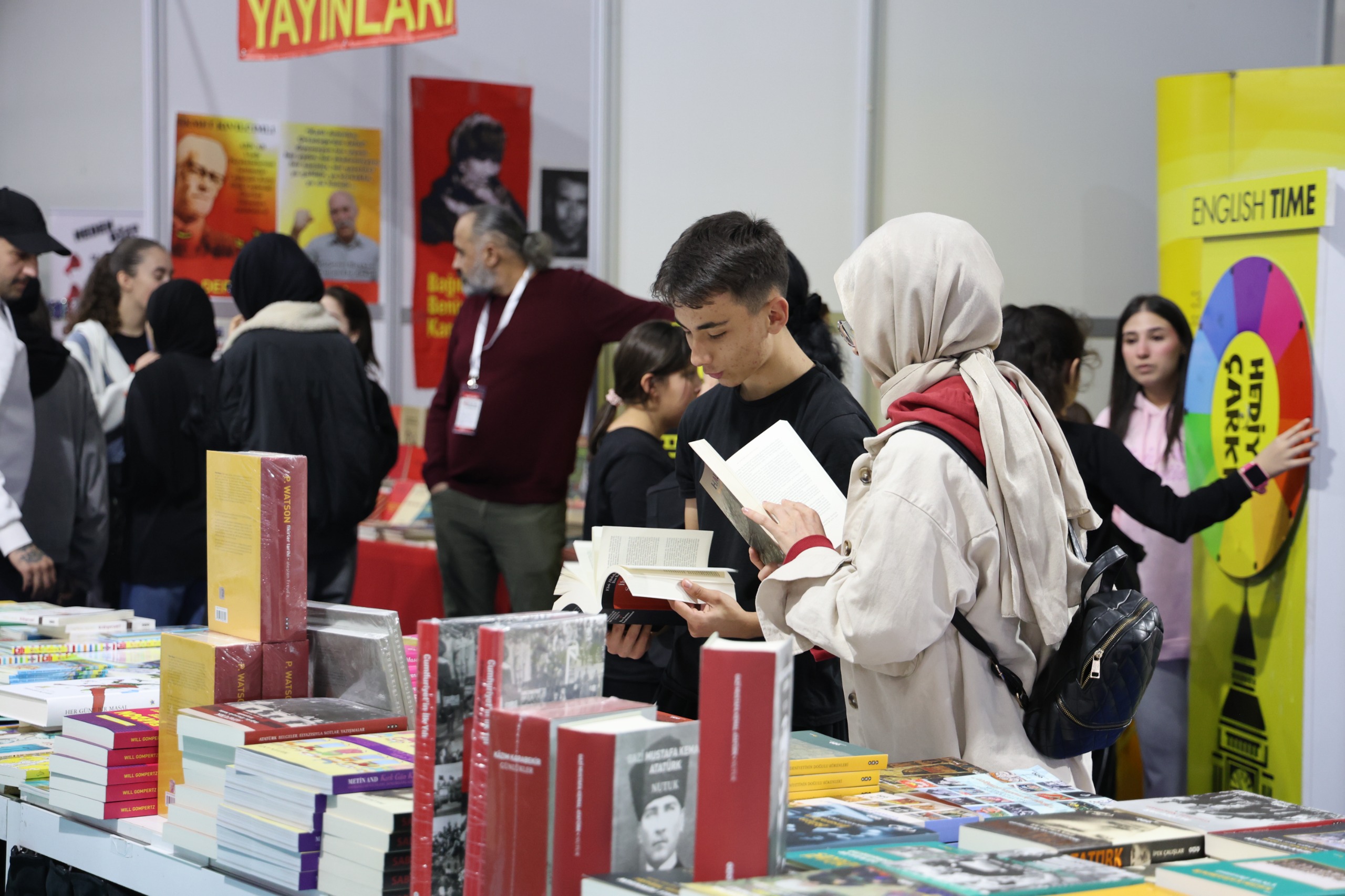 TOROSLAR BELEDİYESİ, KIRSAL MAHALLE ÖĞRENCİLERİNİ KİTAP FUARIYLA BULUŞTURDU
