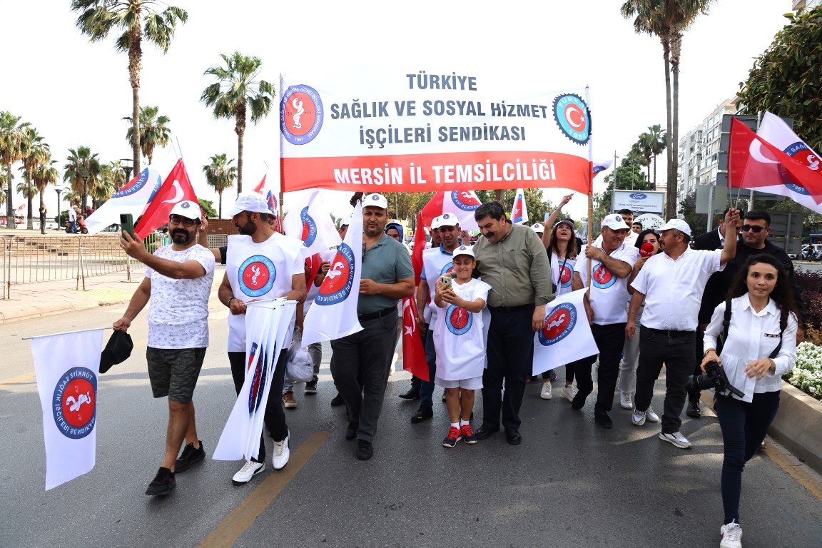 BAŞKAN YILDIZ, 1 MAYIS KUTLAMALARINA KATILDI