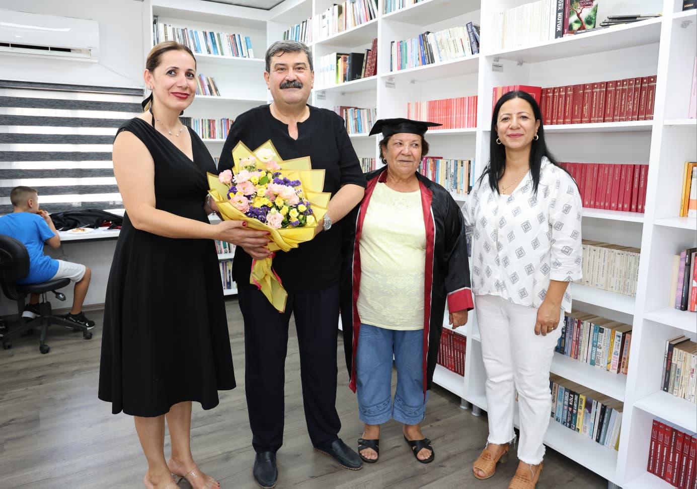 TOROSLAR’DA OKUMA YAZMA KURSUNUN MEZUNLARI SERTİFİKALARINI ALDI