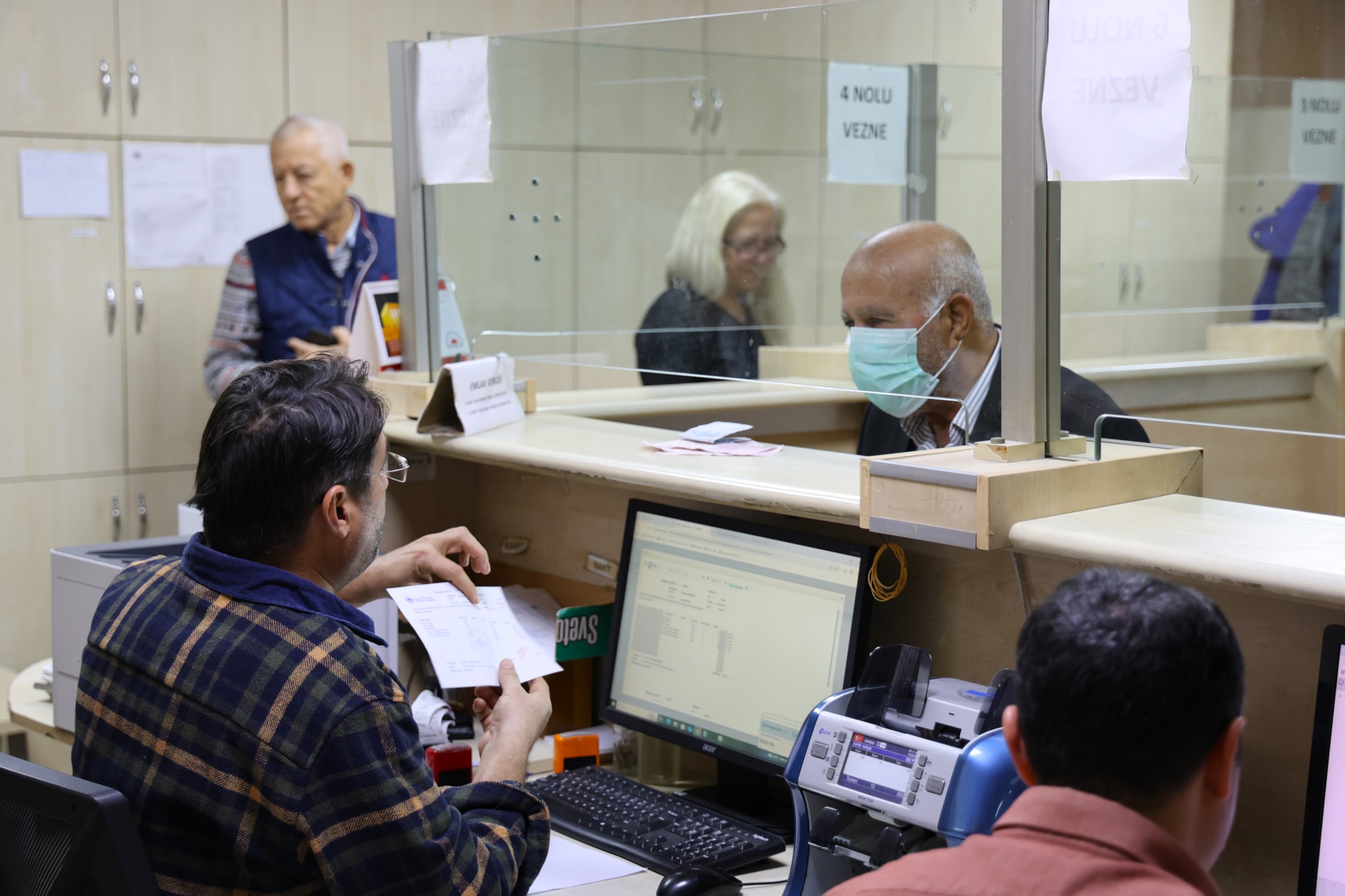 TOROSLAR BELEDİYESİNDEN HAFTA SONU MESAİSİ: VEZNELER AÇIK OLACAK
