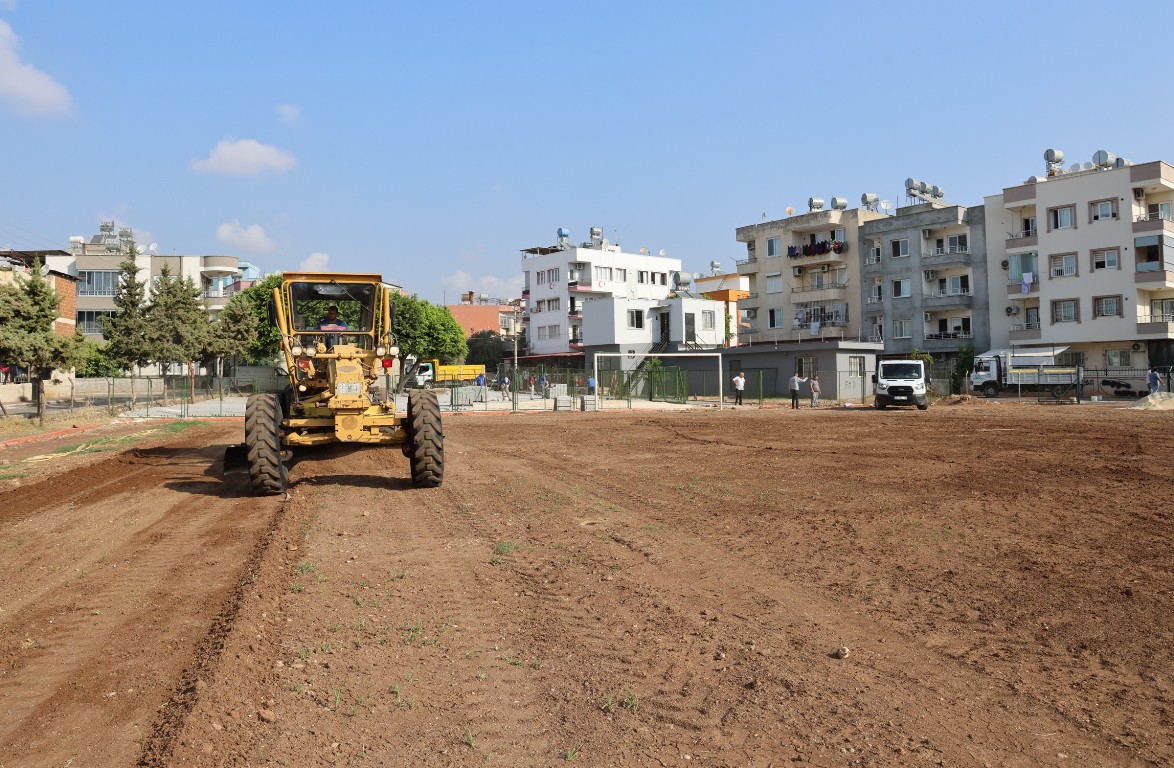 TOROSLAR BELEDİYESİ TURGUT TÜRKALP FUTBOL SAHASINI YENİDEN HALKIN HİZMETİNE AÇIYOR