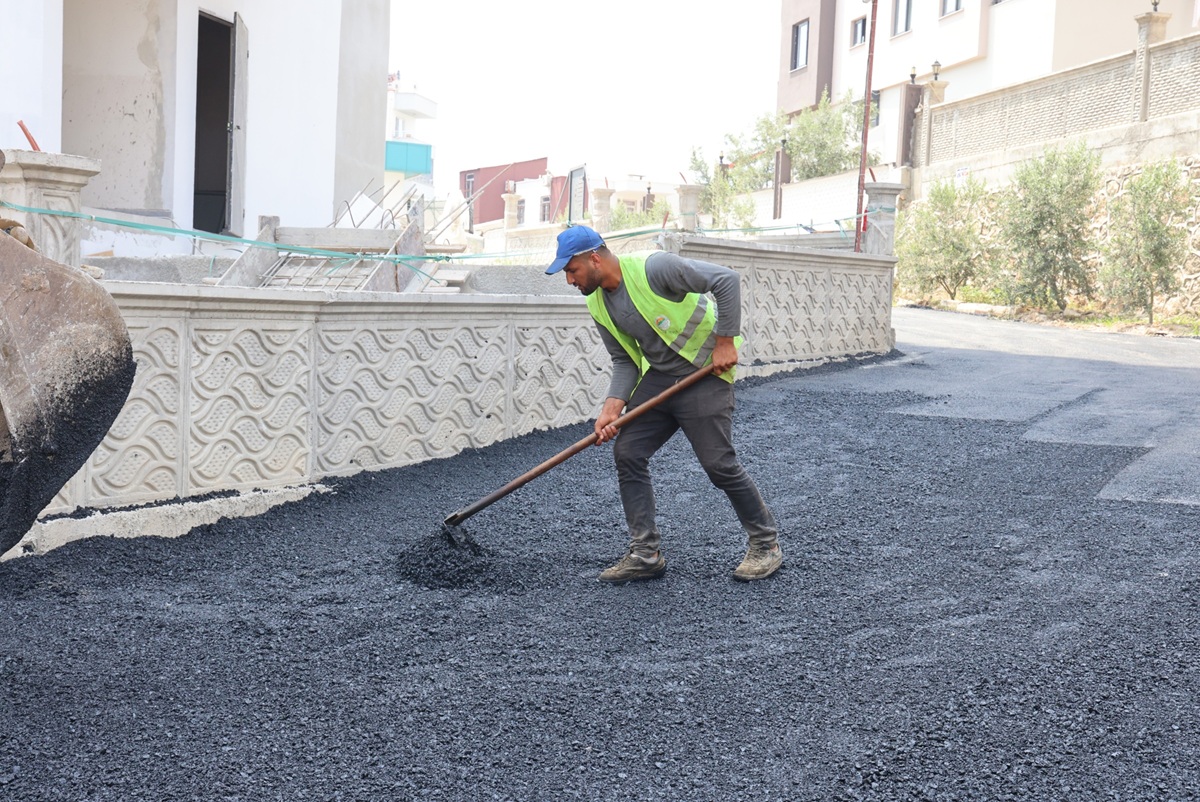 TOROSLAR’DA ASFALT VE YOL DÜZENLEME ÇALIŞMALARI SÜRÜYOR - Görsel 3