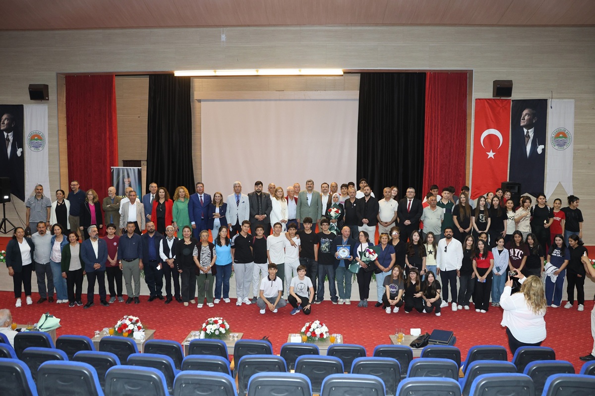 TOROSLAR’DA KALEMLER YARIŞTI, ÖYKÜLER KİTAPLAŞTI