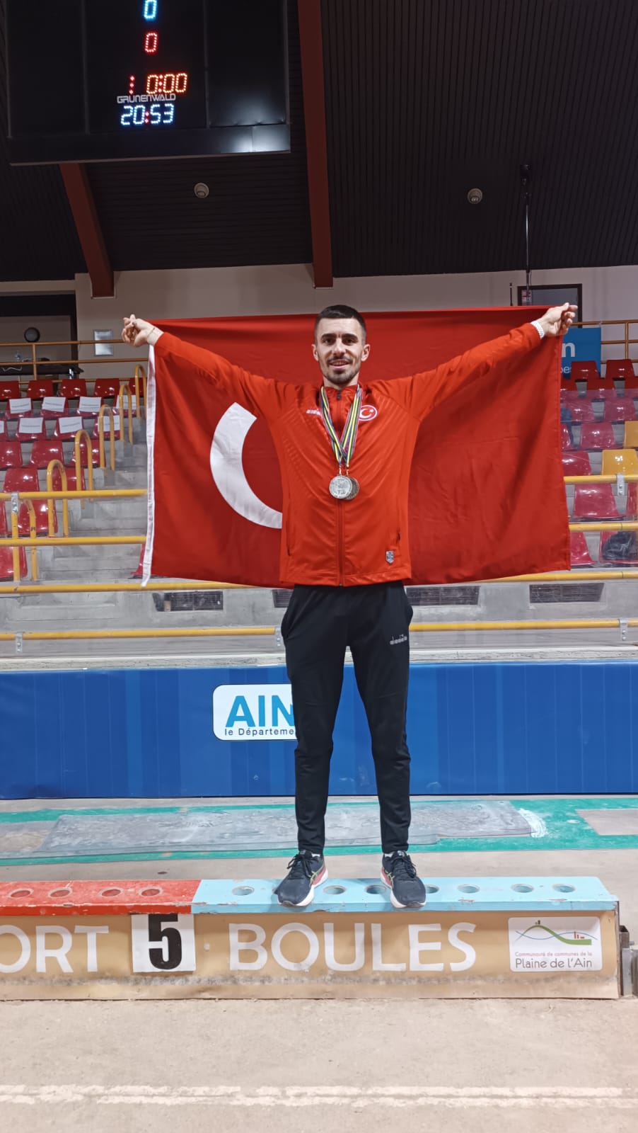 TOROSLAR’IN MİLLİ GURURU MEHMET CAN YAKIN, DÜNYA ÜÇÜNCÜSÜ OLDU