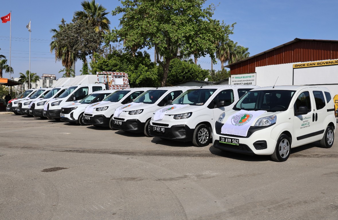 TOROSLAR BELEDİYESİ ARAÇ PARKINI YENİ ARAÇLARLA GÜÇLENDİRDİ