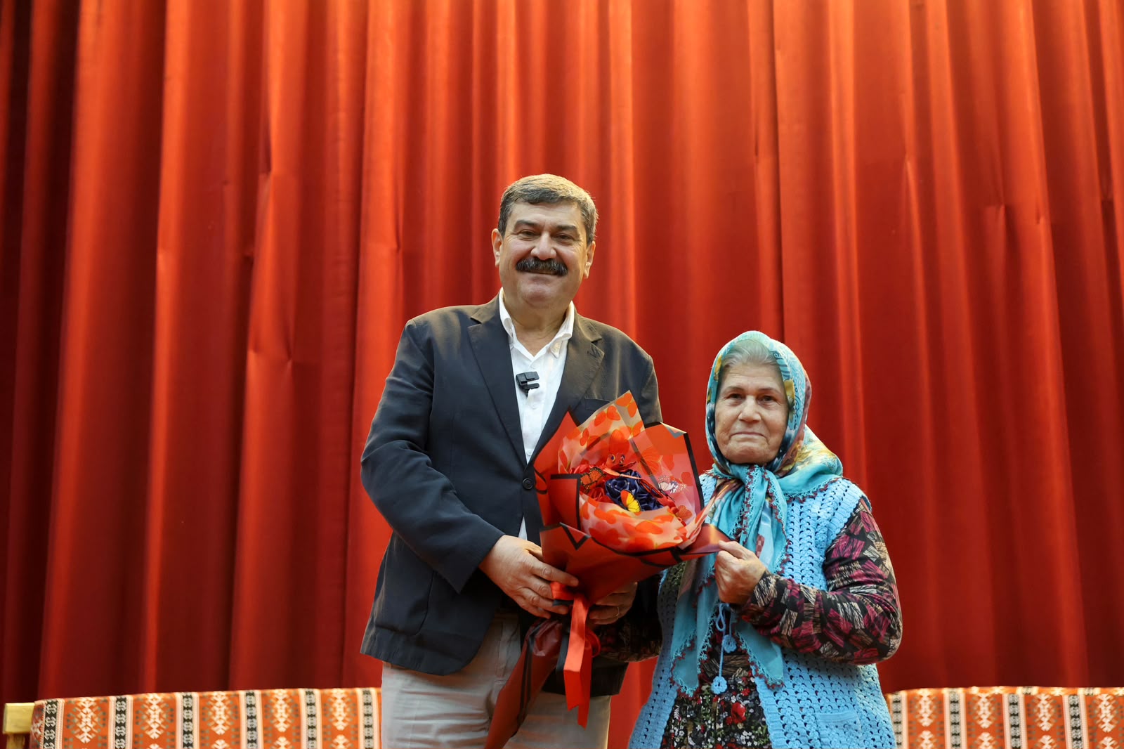 TOROSLAR’DA “ANNE ELİMİ BIRAKMA” TİYATRO OYUNU YÜREKLERE DOKUNDU - Görsel 4