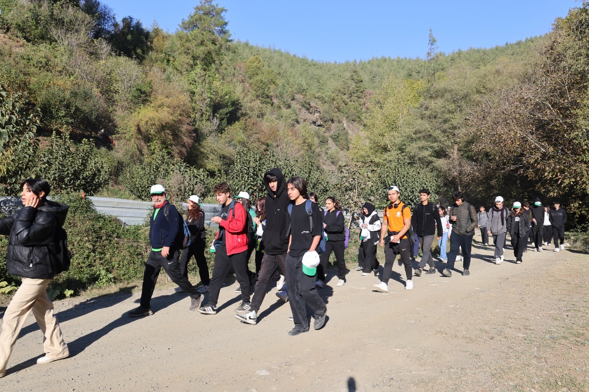 TOROSLAR’DA GENÇLER DOĞADA BULUŞTU