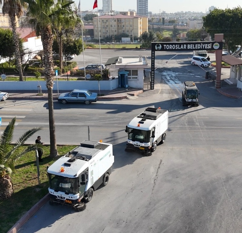 YILLARCA KADERİNE TERK EDİLEN 3 TEMİZLİK ARACI YENİDEN AYAĞA KALDIRILDI