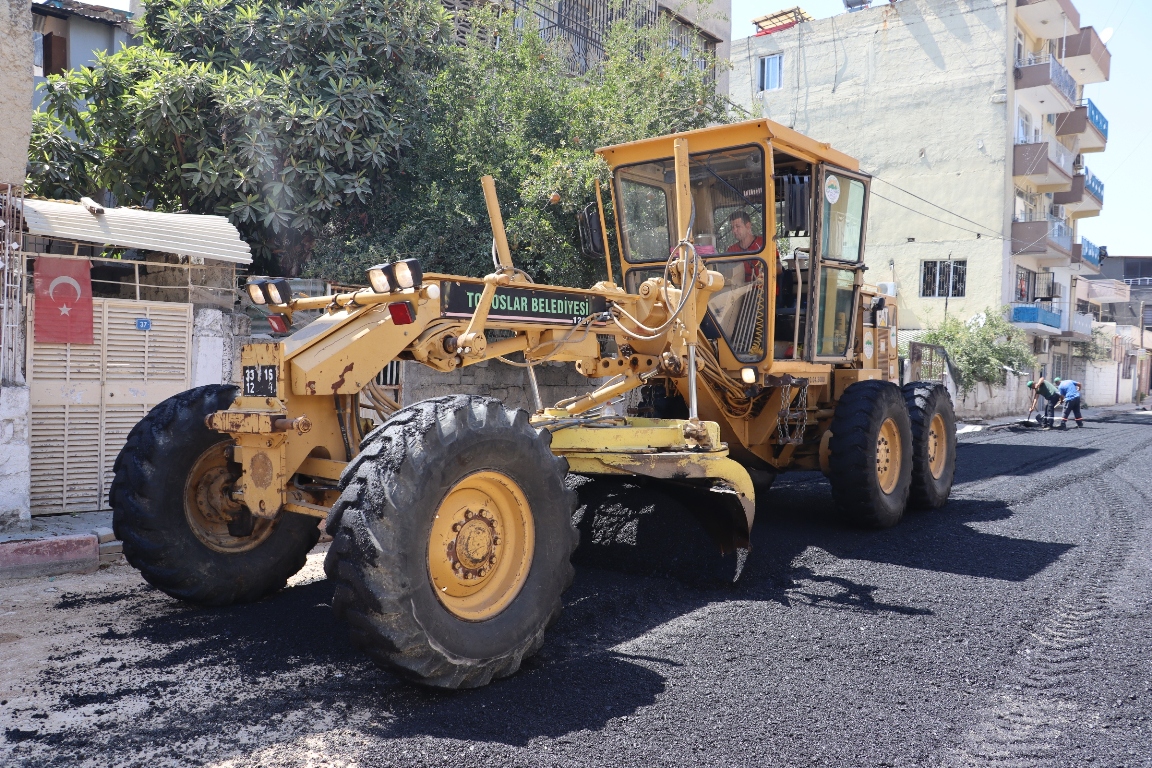 ALSANCAK MAHALLESİNDE SICAK ASFALT İLE KAPLANAN YOL YENİLENDİ