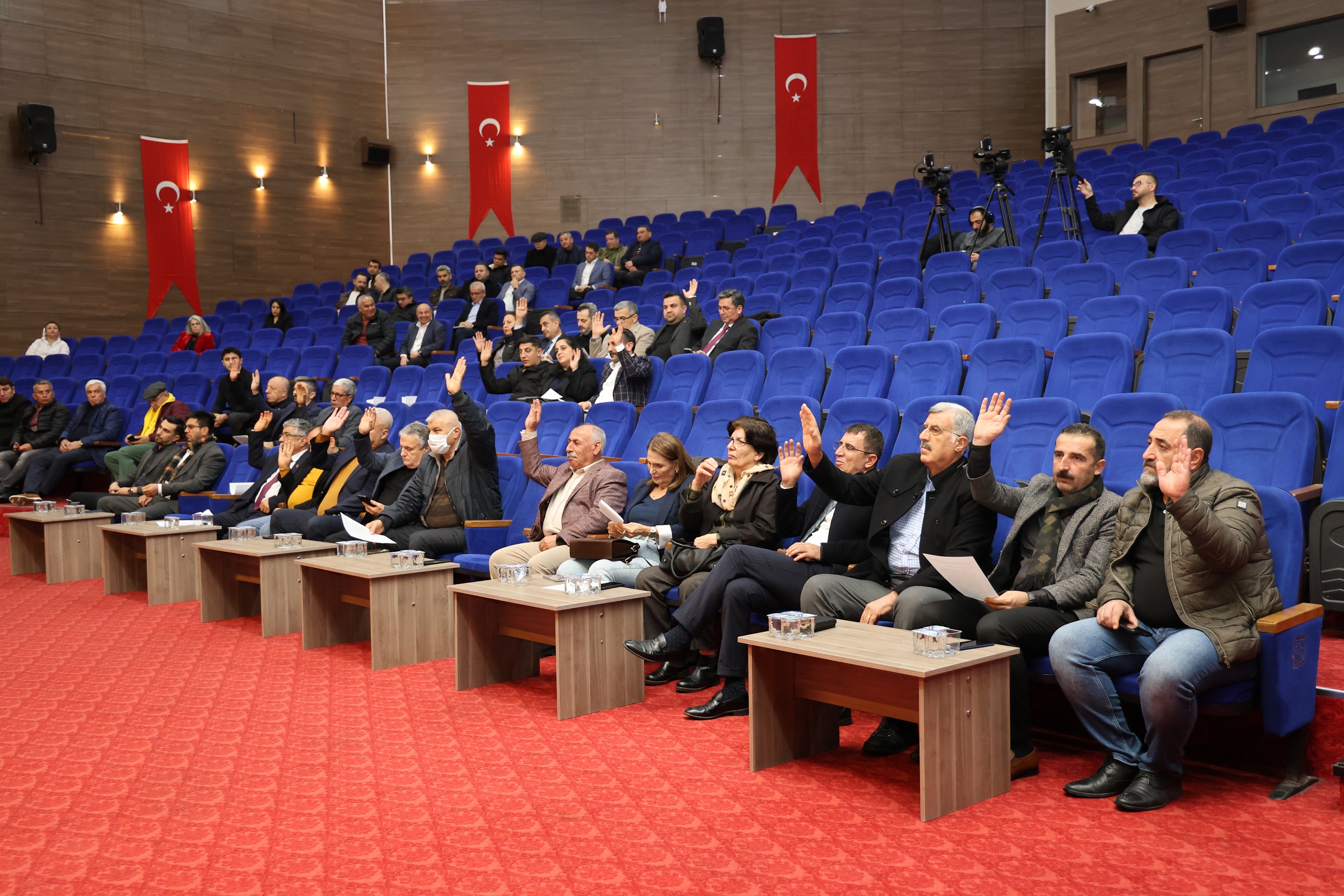 BAŞKAN YILDIZ, “BU KENTİN GELECEĞİ İÇİN DOĞRU OLANI YAPMAYA DEVAM EDECEĞİZ”