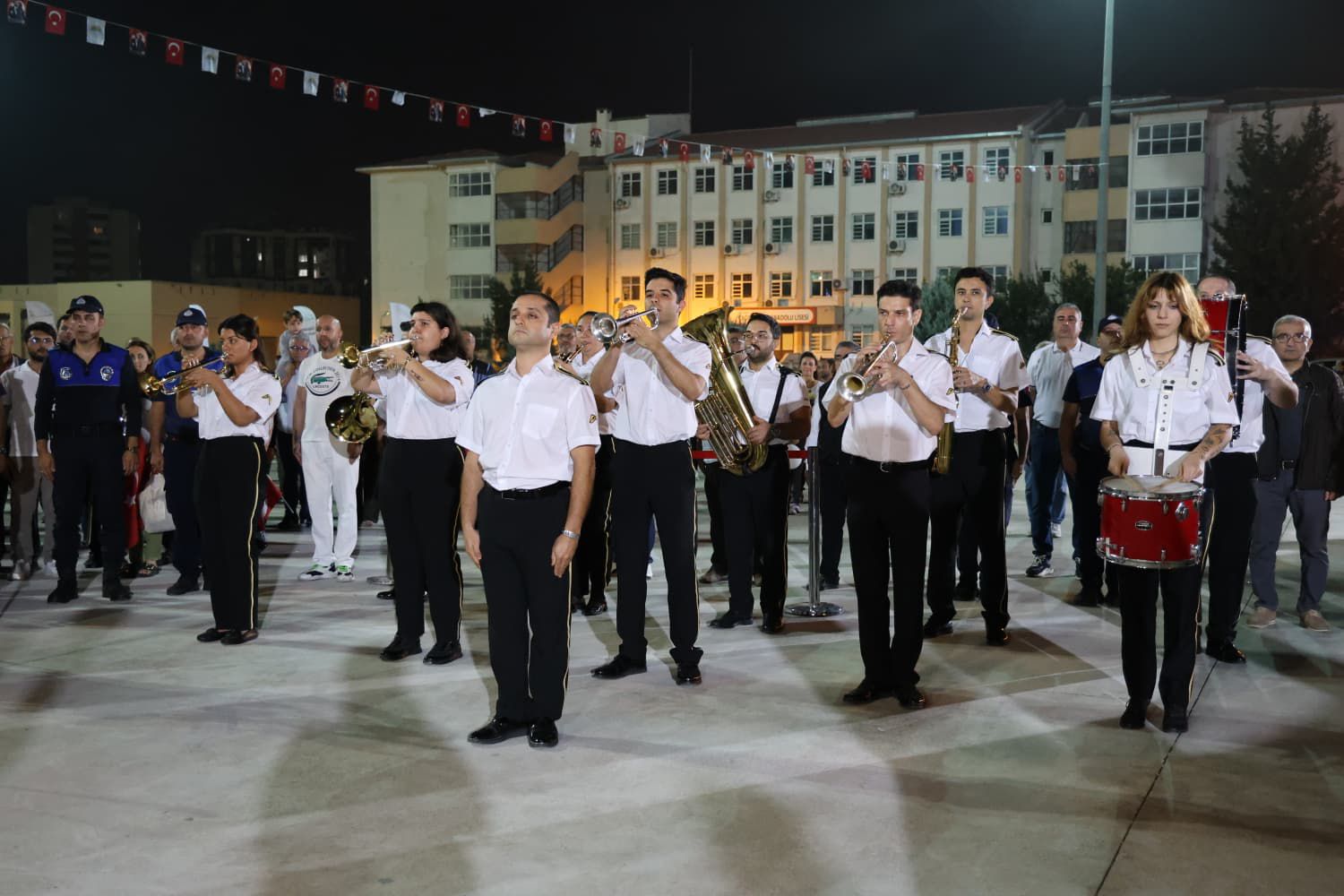 CUMHURİYET COŞKUSU TOROSLAR’I SARDI