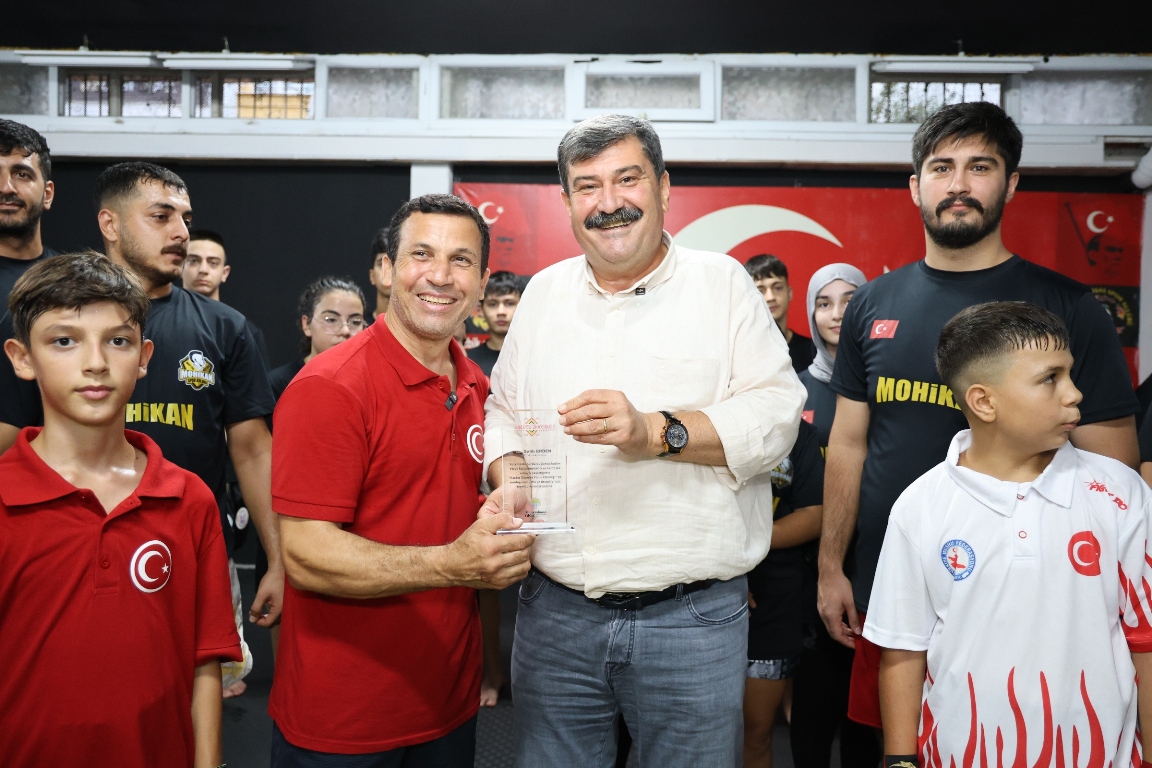 BAŞKAN YILDIZ, MUAY THAİ SPORCULARIYLA BULUŞTU
