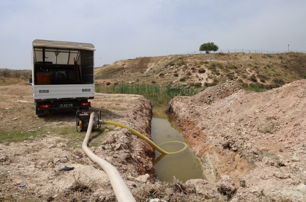 TOROSLAR’DA KADERİNE TERK EDİLEN GÖLET ALANINDA ISLAH ÇALIŞMALARINA BAŞLANDI