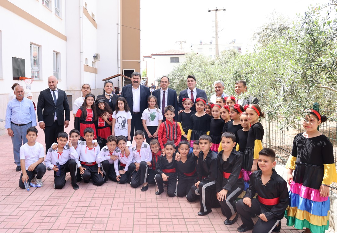 BAŞKAN YILDIZ, ÇOCUKLARIN BAYRAM SEVİNCİNİ PAYLAŞTI