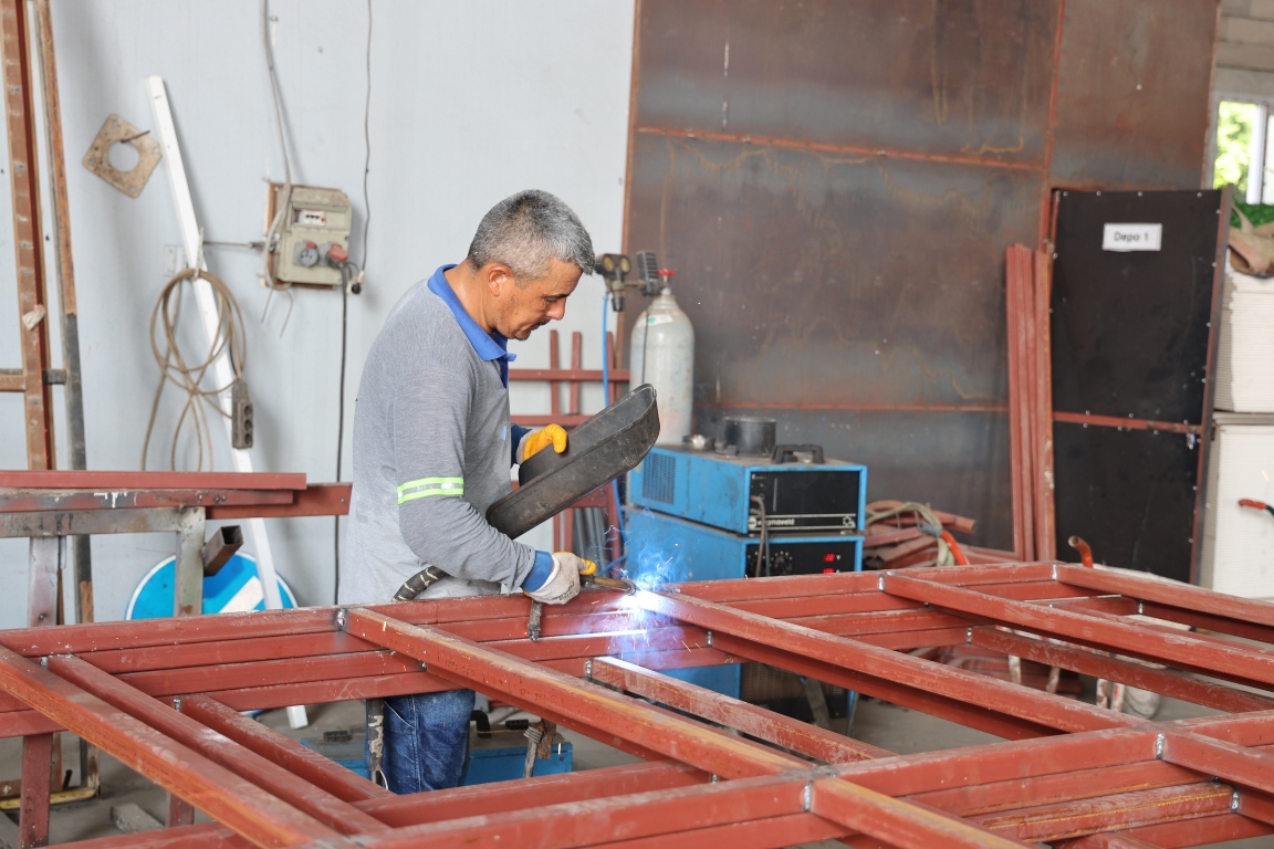 TOROSLAR BELEDİYESİNİN ATÖLYELERİNDE SERİ ÜRETİM