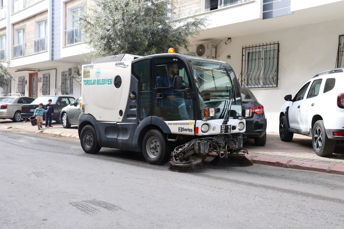 TOROSLAR’DA BAYRAM TEMİZLİĞİ YAPILDI