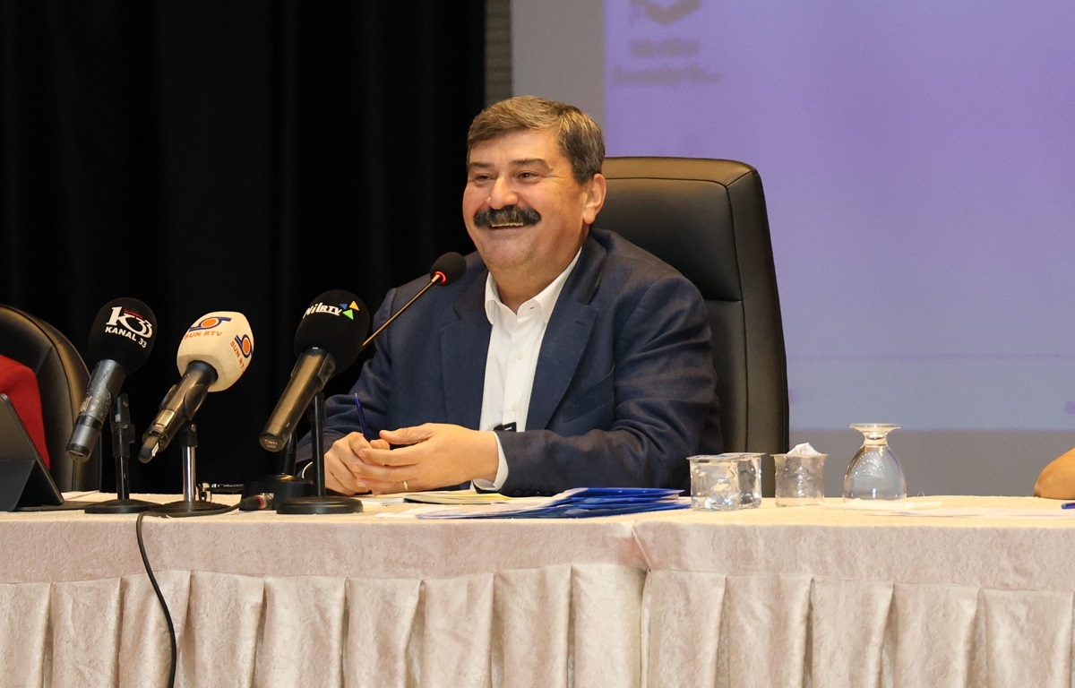 TOROSLAR BELEDİYESİ ÖĞRENİM YARDIMI İLE ÜNİVERSİTE ÖĞRENCİLERİNİN YANINDA