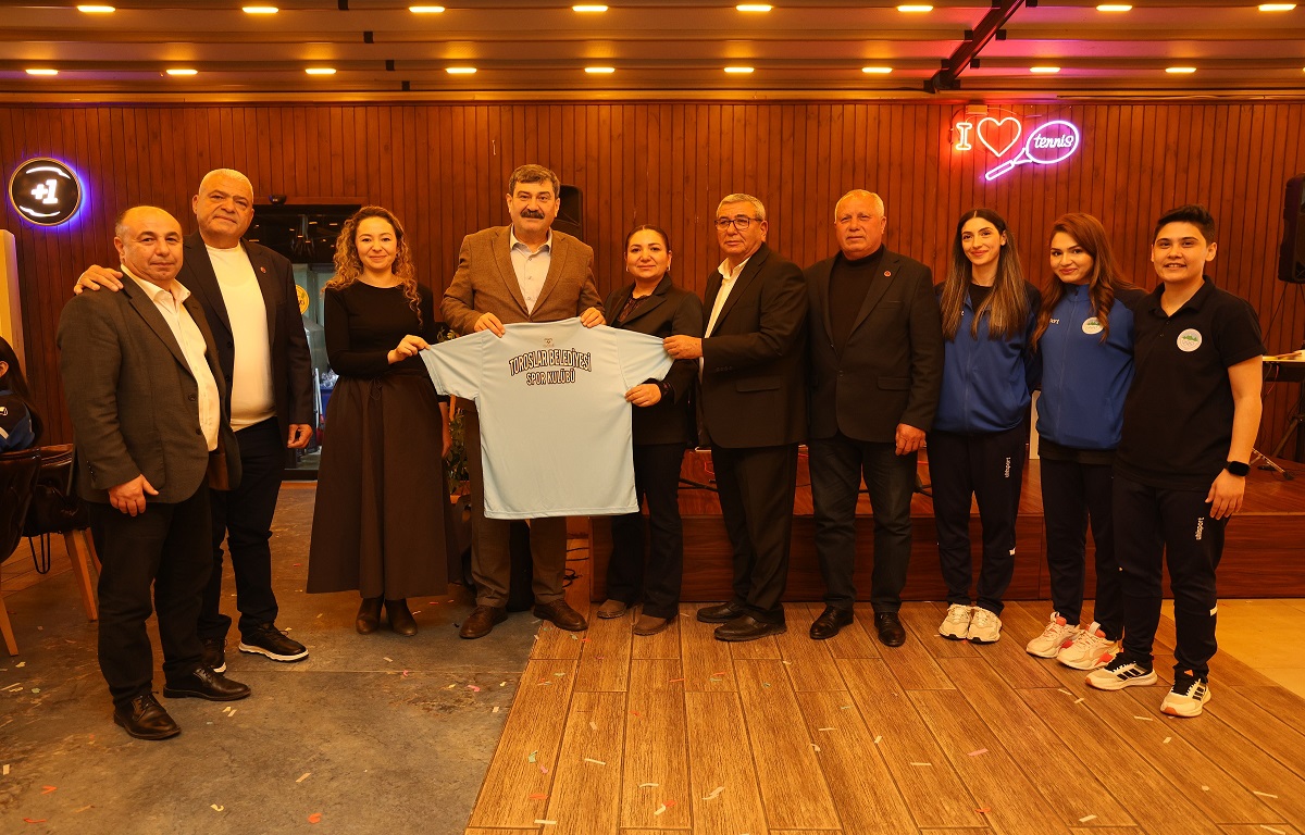 TOROSLAR’IN KADIN HENTBOL TAKIMINA PLAY-OFF ÖNCESİ MORAL VE DESTEK GECESİ