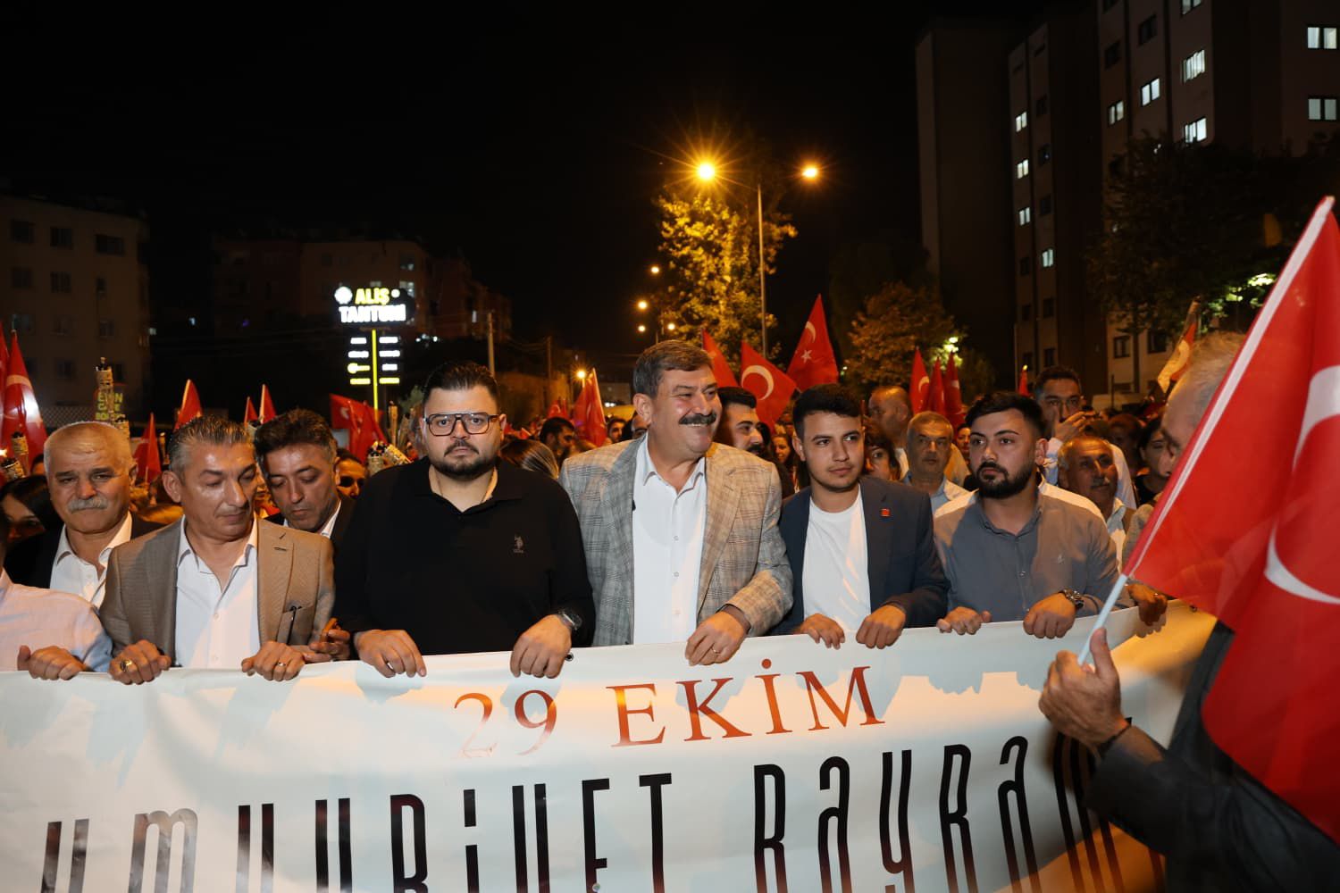 CUMHURİYET COŞKUSU TOROSLAR’I SARDI
