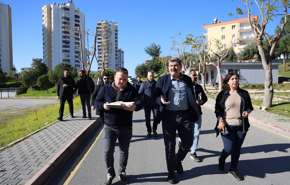 TOROSLAR’DA KAMUSAL ALANLAR İŞGALDEN TEMİZLENİYOR