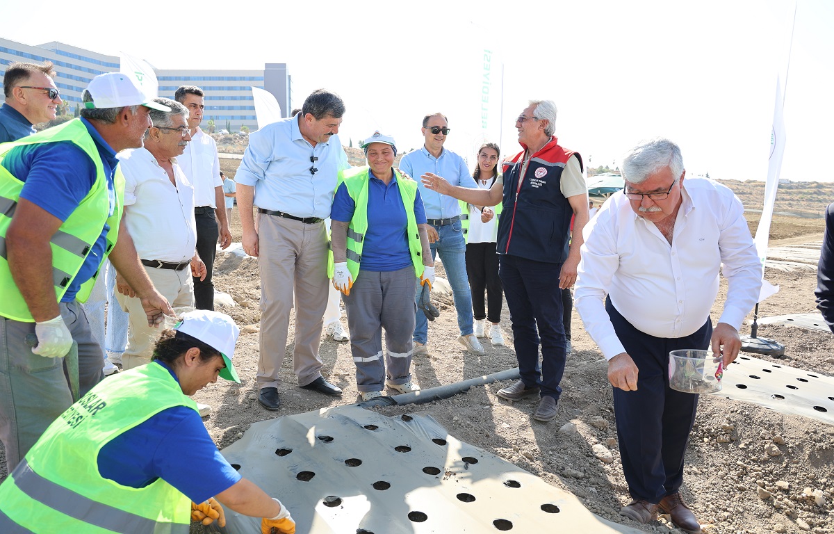 TOROSLAR’DA ÜRETİM DEVAM EDİYOR