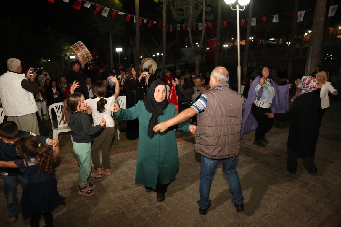 TOROSLAR'DA CUMHURİYET BAYRAMI COŞKUYLA KUTLANDI
