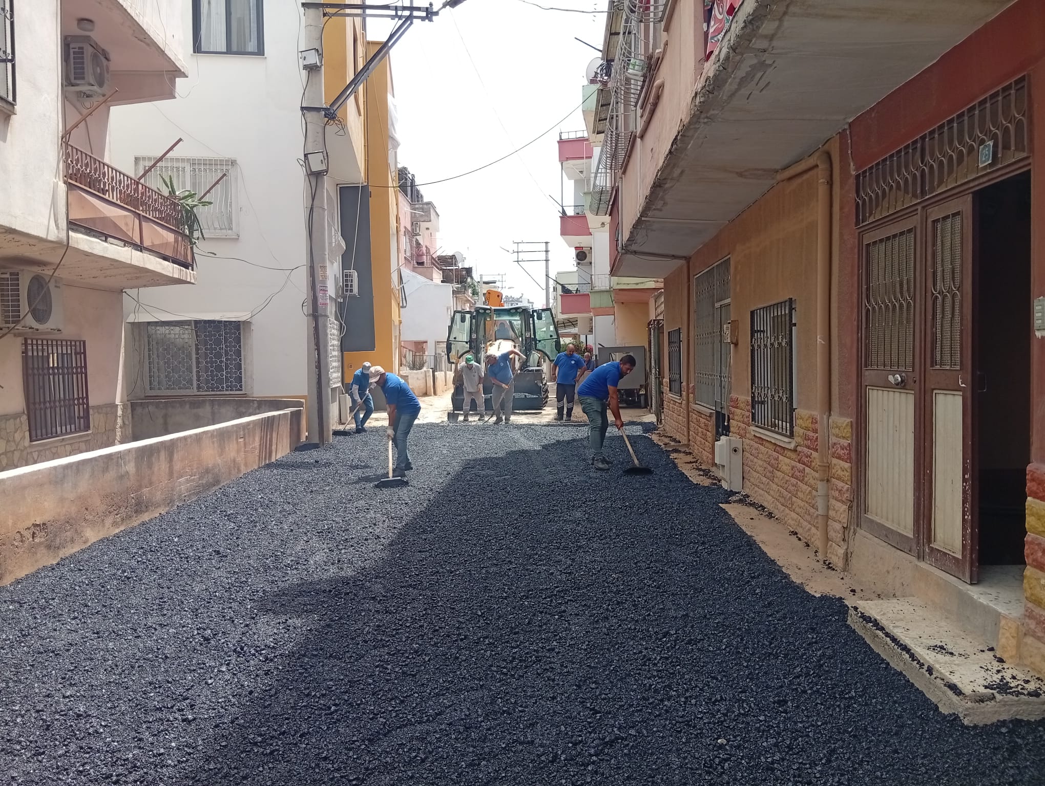 TOROSLAR’DA YOLLAR YENİLENİYOR