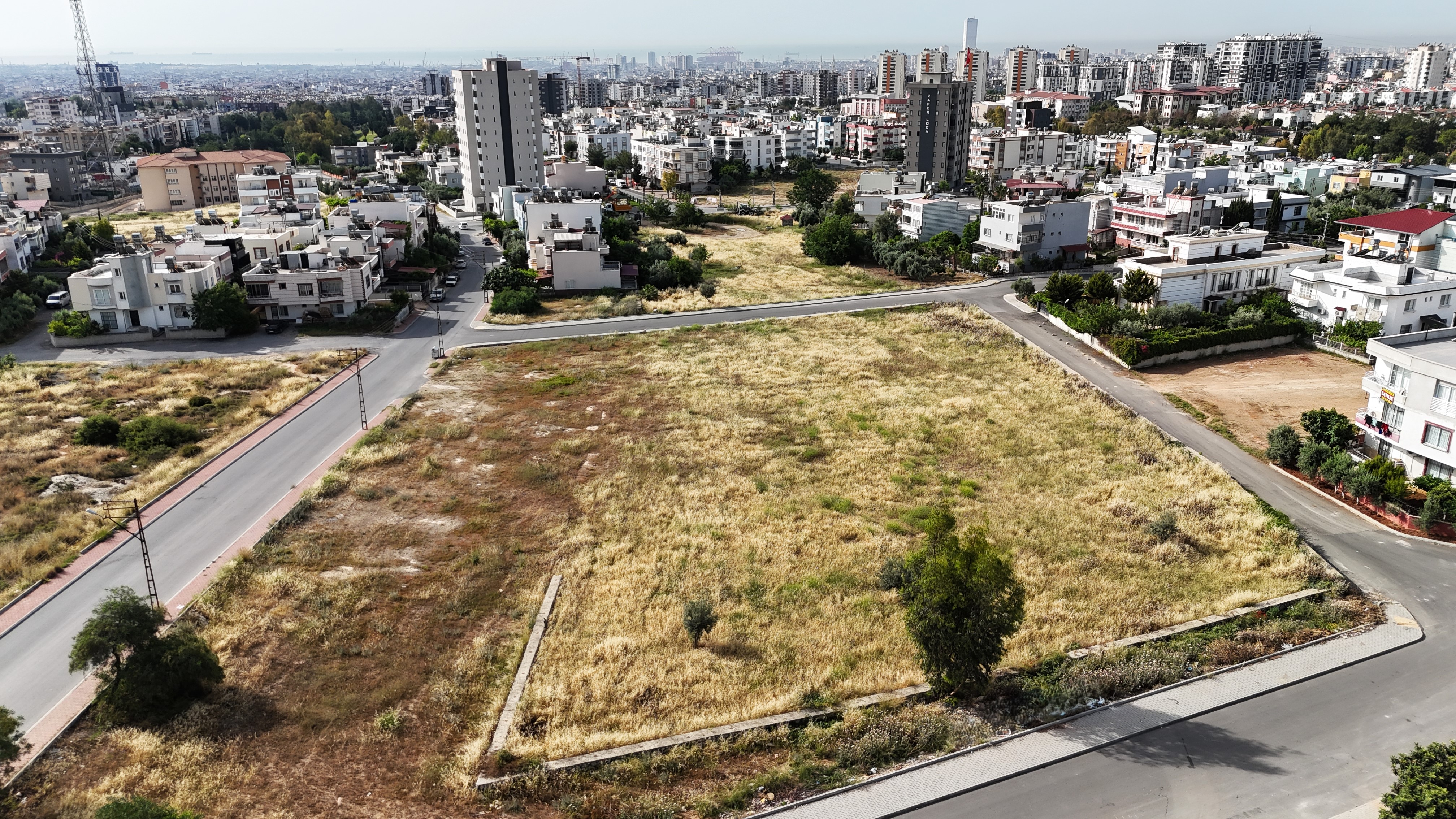 YILLARDIR İHMAL EDİLEN GÜLİZAR PARKI BAŞTAN SONA YENİLENECEK
