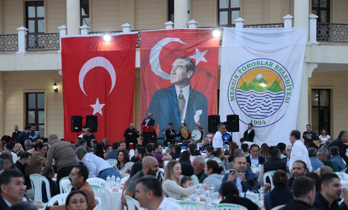 BAŞKAN YILDIZ, ÇALIŞMA ARKADAŞLARI VE MUHTARLARLA BAYRAMLAŞTI