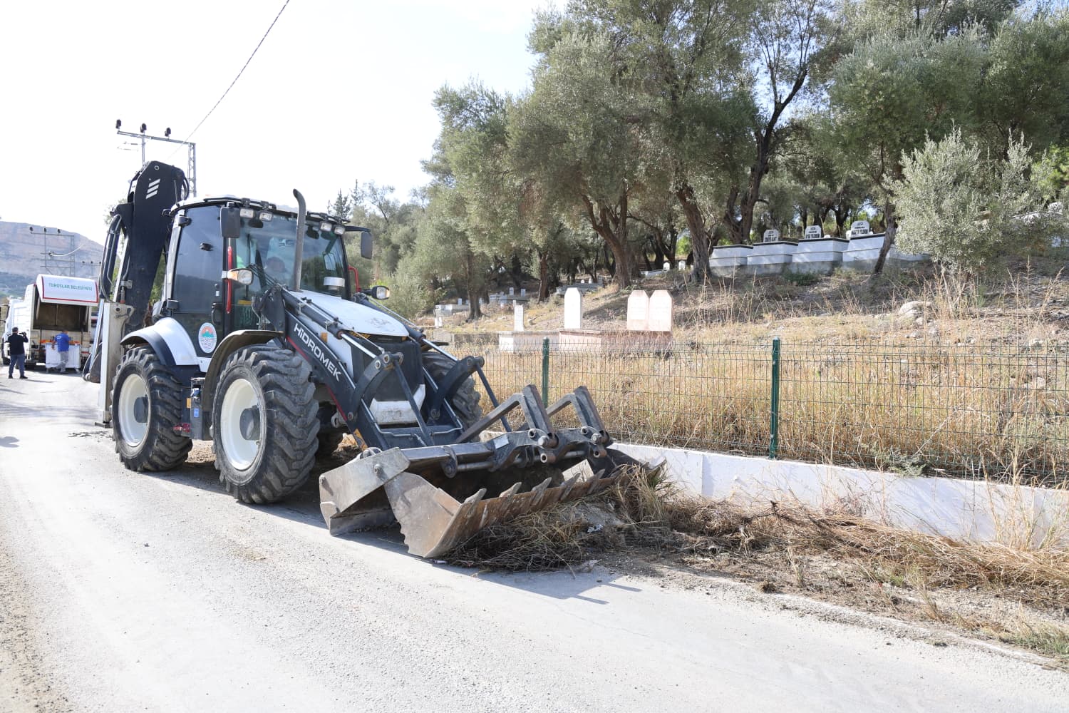 TOROSLAR’DA TEMİZLİK SEFERBERLİĞİ DEVAM EDİYOR