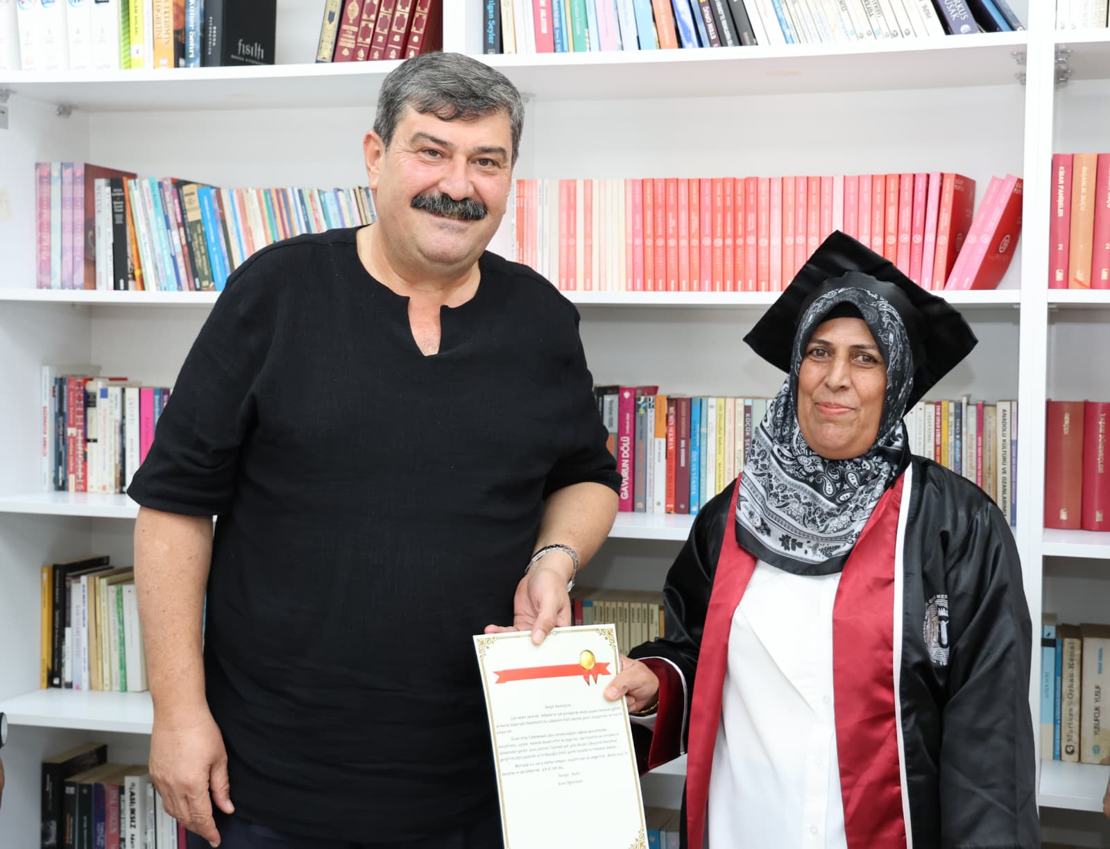 TOROSLAR’DA OKUMA YAZMA KURSUNUN MEZUNLARI SERTİFİKALARINI ALDI
