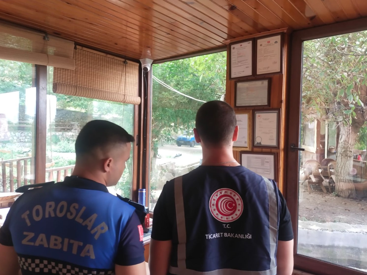 TOROSLAR ZABITASI GIDA GÜVENLİĞİ İÇİN SAHADA