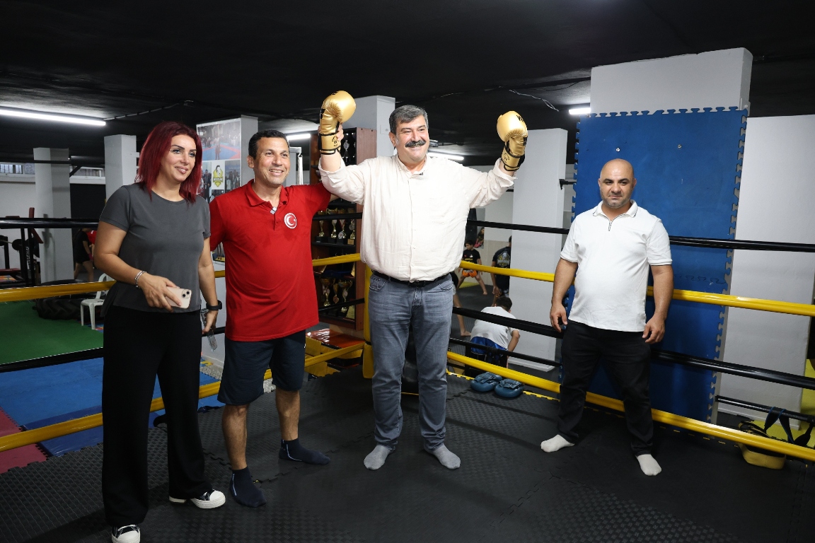 BAŞKAN YILDIZ, MUAY THAİ SPORCULARIYLA BULUŞTU