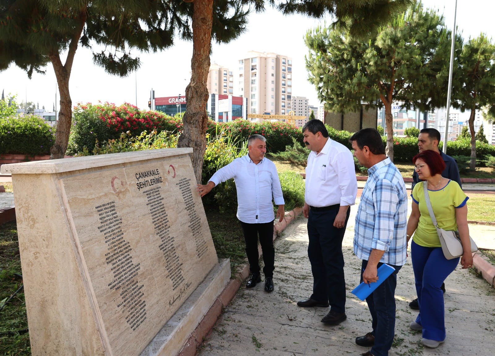 BAŞKAN YILDIZ, MEHMETÇİK PARKI’NDAKİ BAKIM VE YENİLEME ÇALIŞMALARINI İNCELEDİ