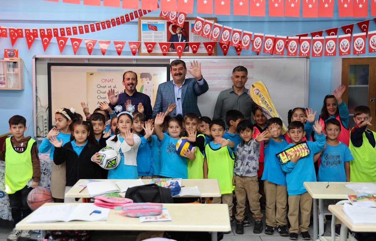 BAŞKAN YILDIZ’DAN, EN ÇOK ATIK PİL TOPLAYAN ÖĞRENCİLERE SÜRPRİZ ZİYARET