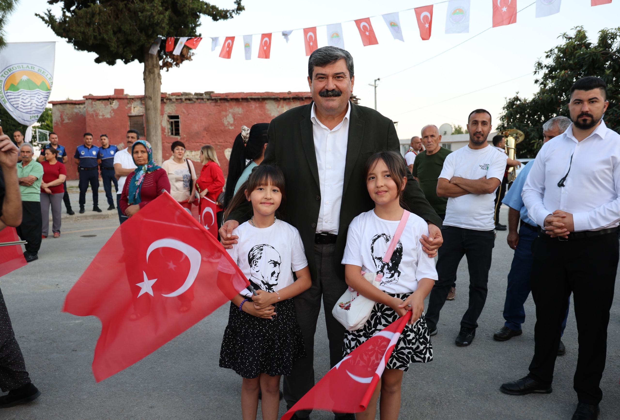 TOROSLAR’DA 19 MAYIS COŞKUSU, MEŞALELERLE YÜRÜDÜLER
