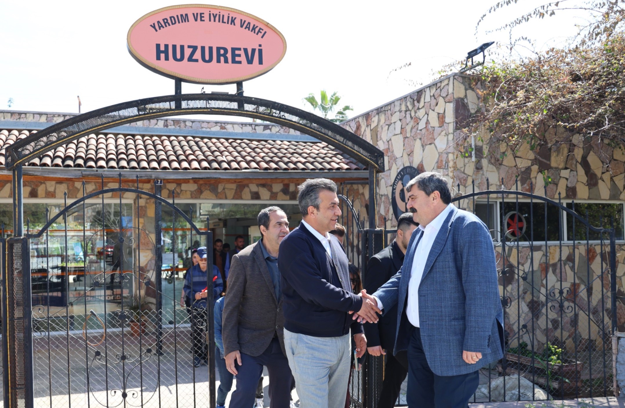 BAŞKAN YILDIZ, YAŞLILARA SAYGI HAFTASI’NDA HUZUREVİ SAKİNLERİYLE BİR ARAYA GELDİ