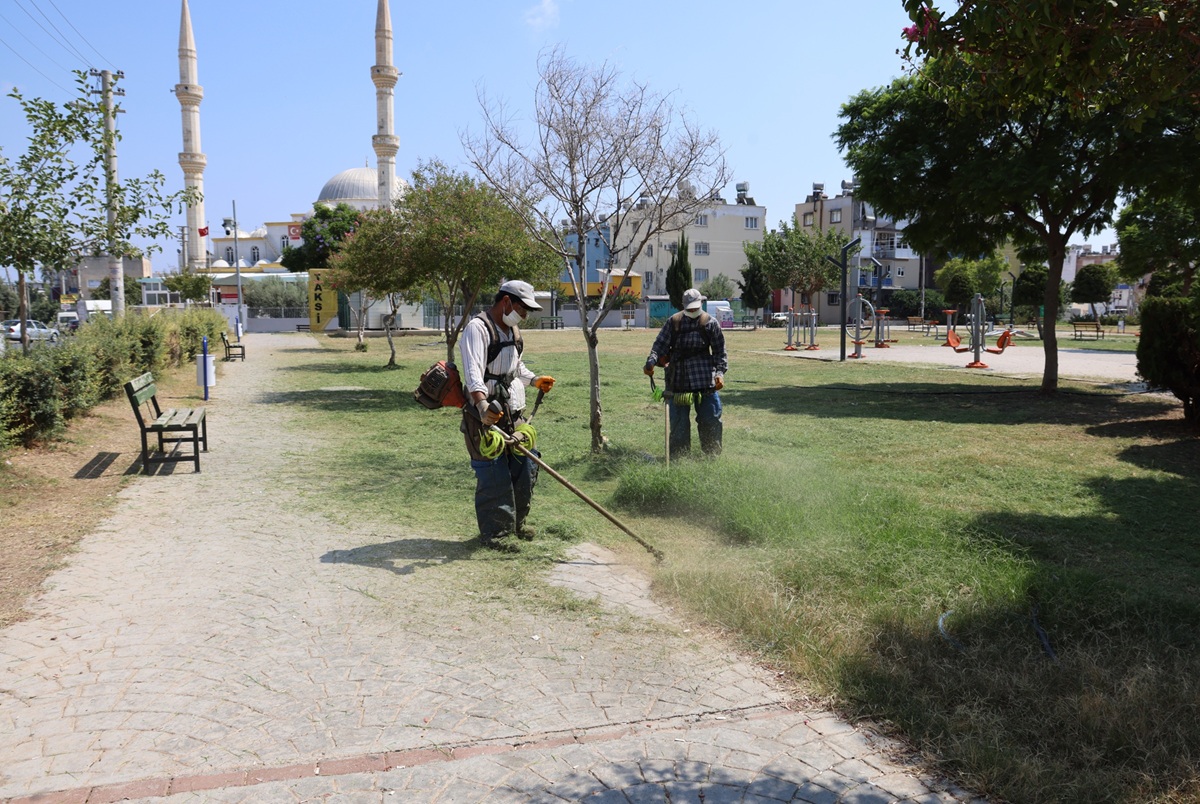 TOROSLAR’IN PARK VE YEŞİL ALANLARINDA BAKIM ÇALIŞMALARI HIZ KESMEDEN DEVAM EDİYOR - Görsel 3